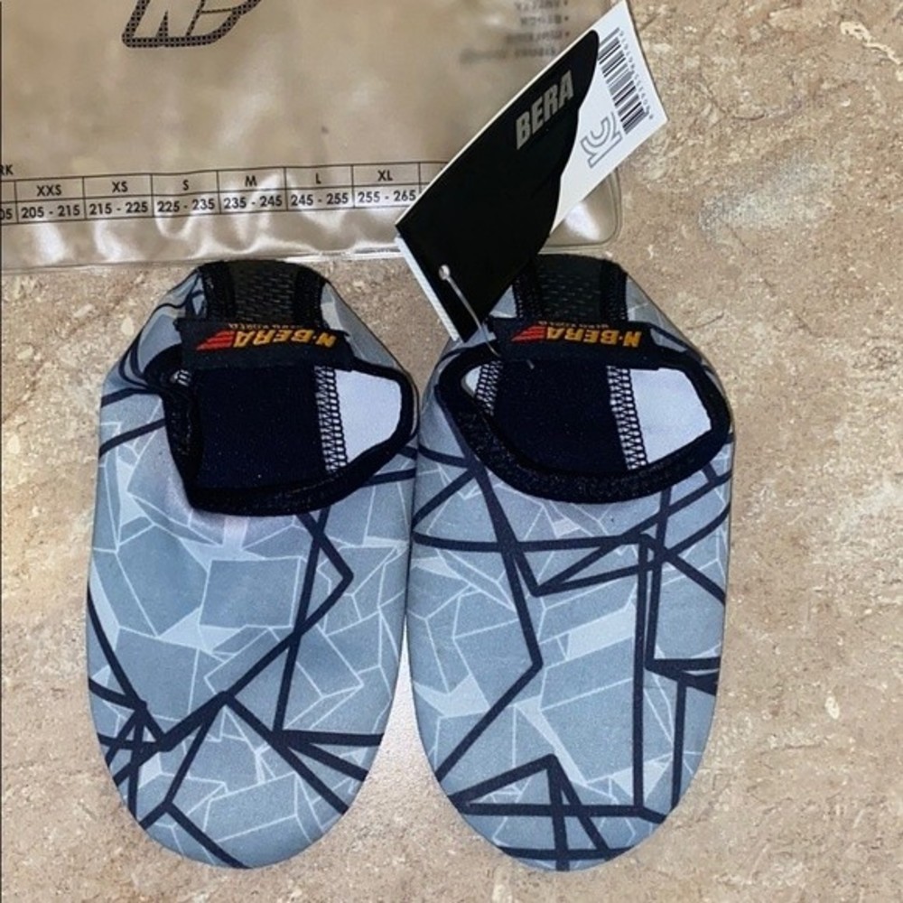 kids small watershoes / beach socks